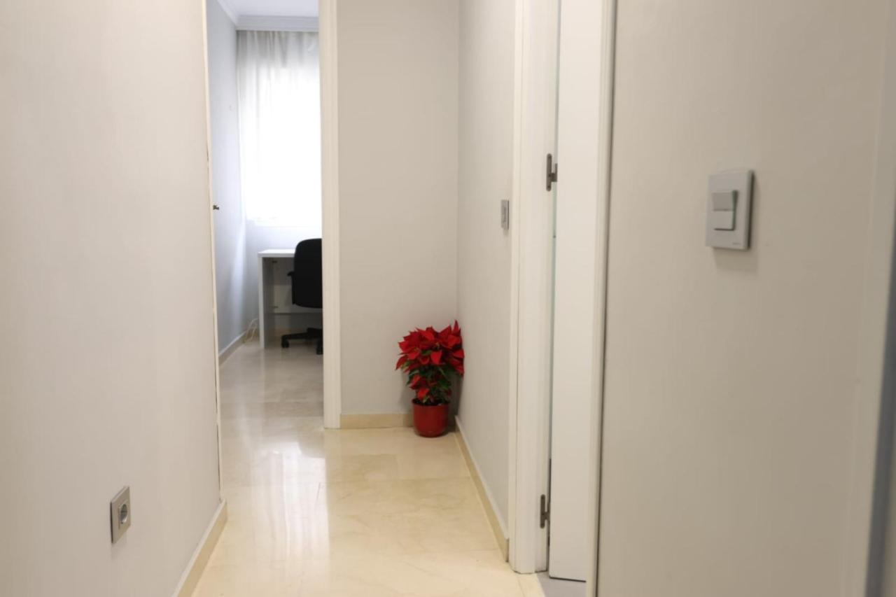 شقة Piso En Pleno Centro De Huelva. المظهر الخارجي الصورة